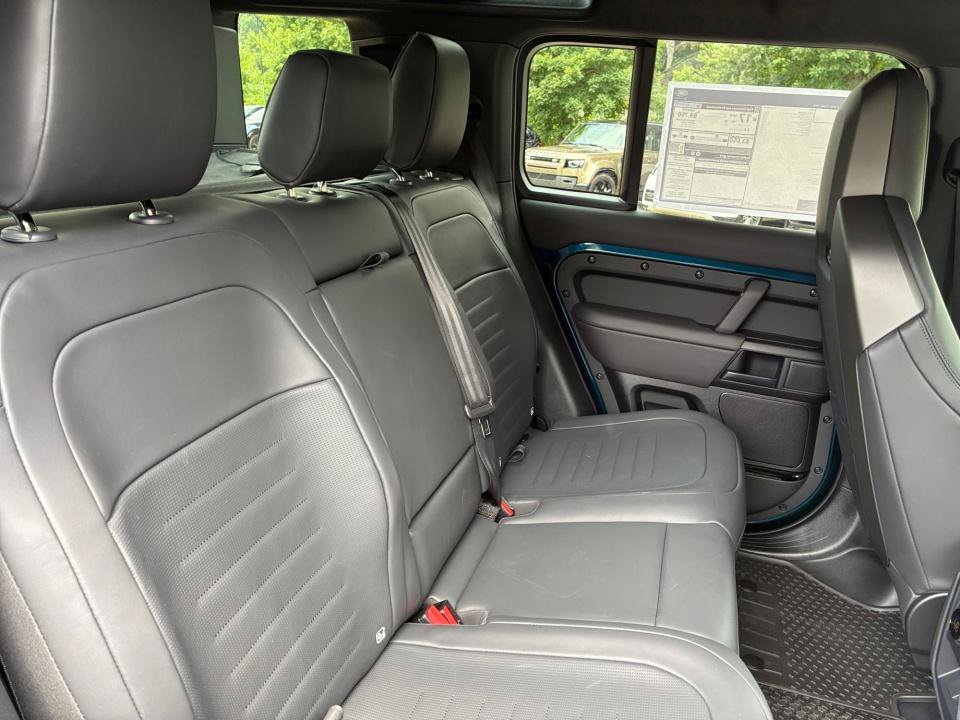 New 2026 Land Rover Defender 110 AWD/4WD image 29