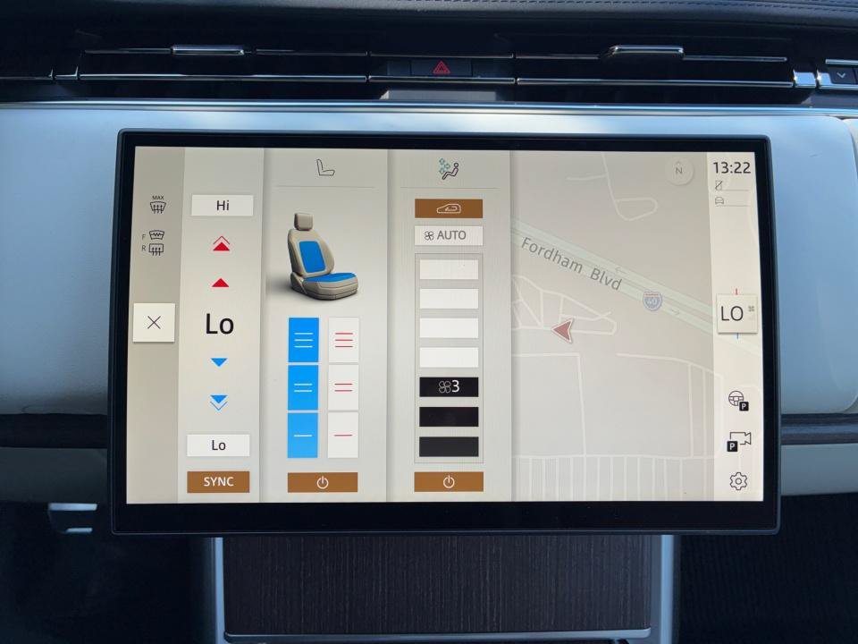 New 2027 Land Rover Range Rover Long Wheelbase SE AWD/4WD image 18