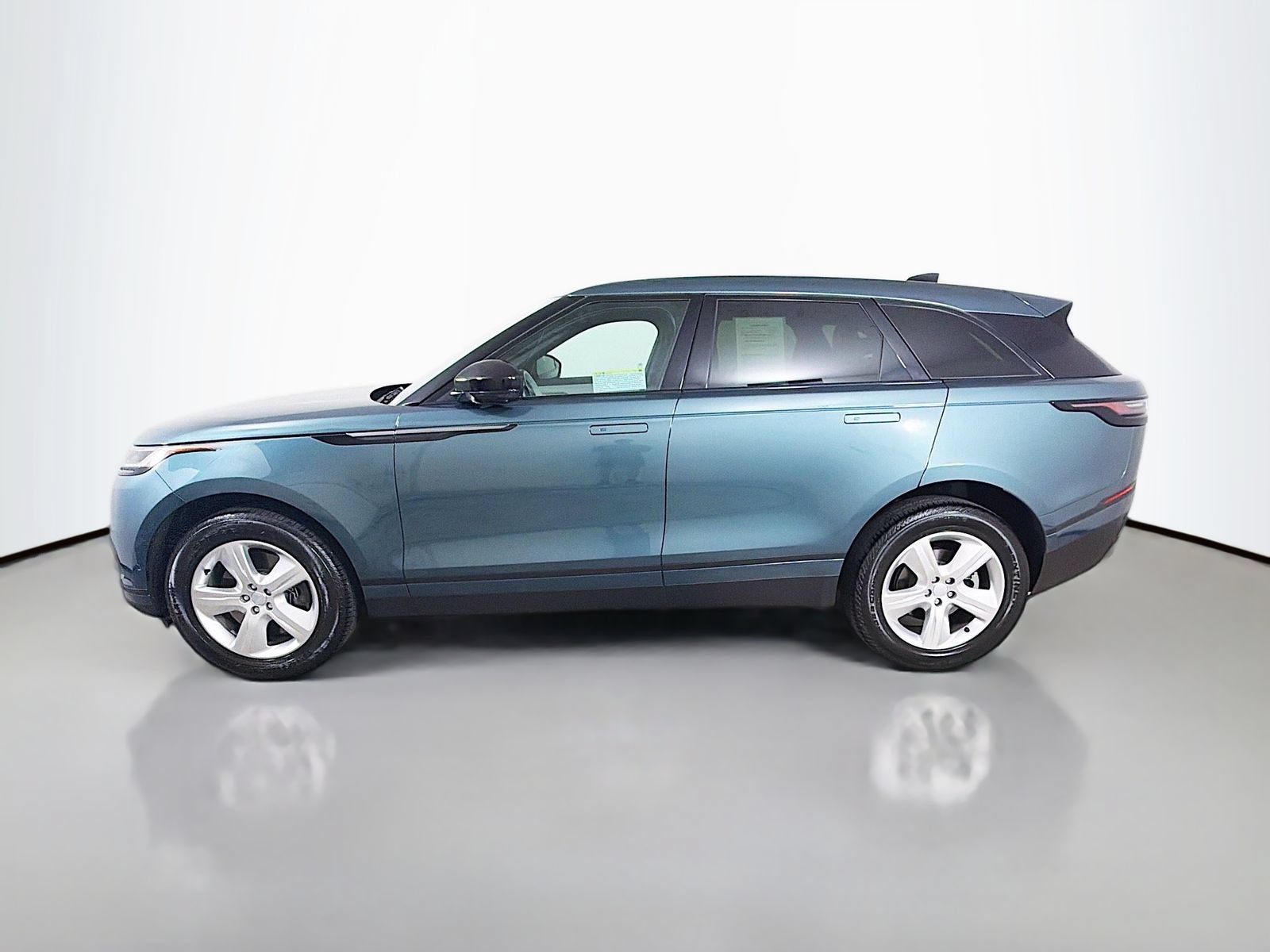 Used 2026 Land Rover Range Rover Velar S AWD/4WD image 2
