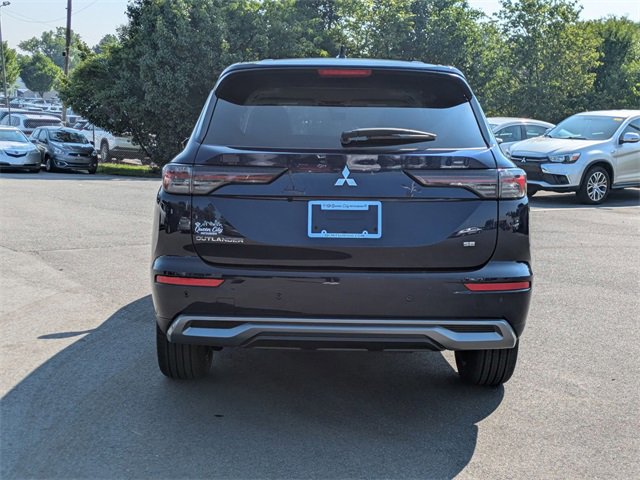 New 2025 Mitsubishi Outlander SE image 4