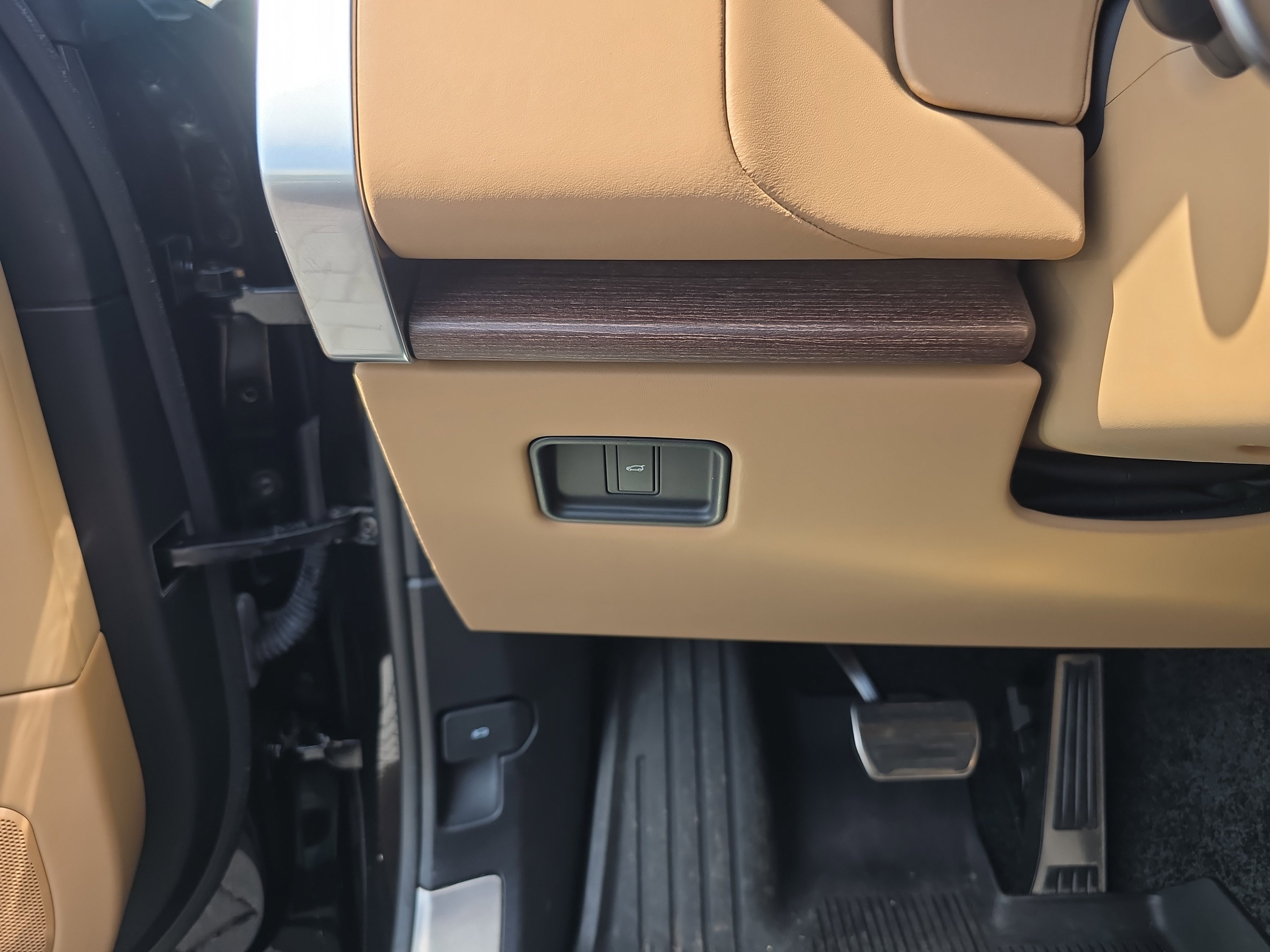 Used 2024 Land Rover Range Rover SE AWD/4WD image 33