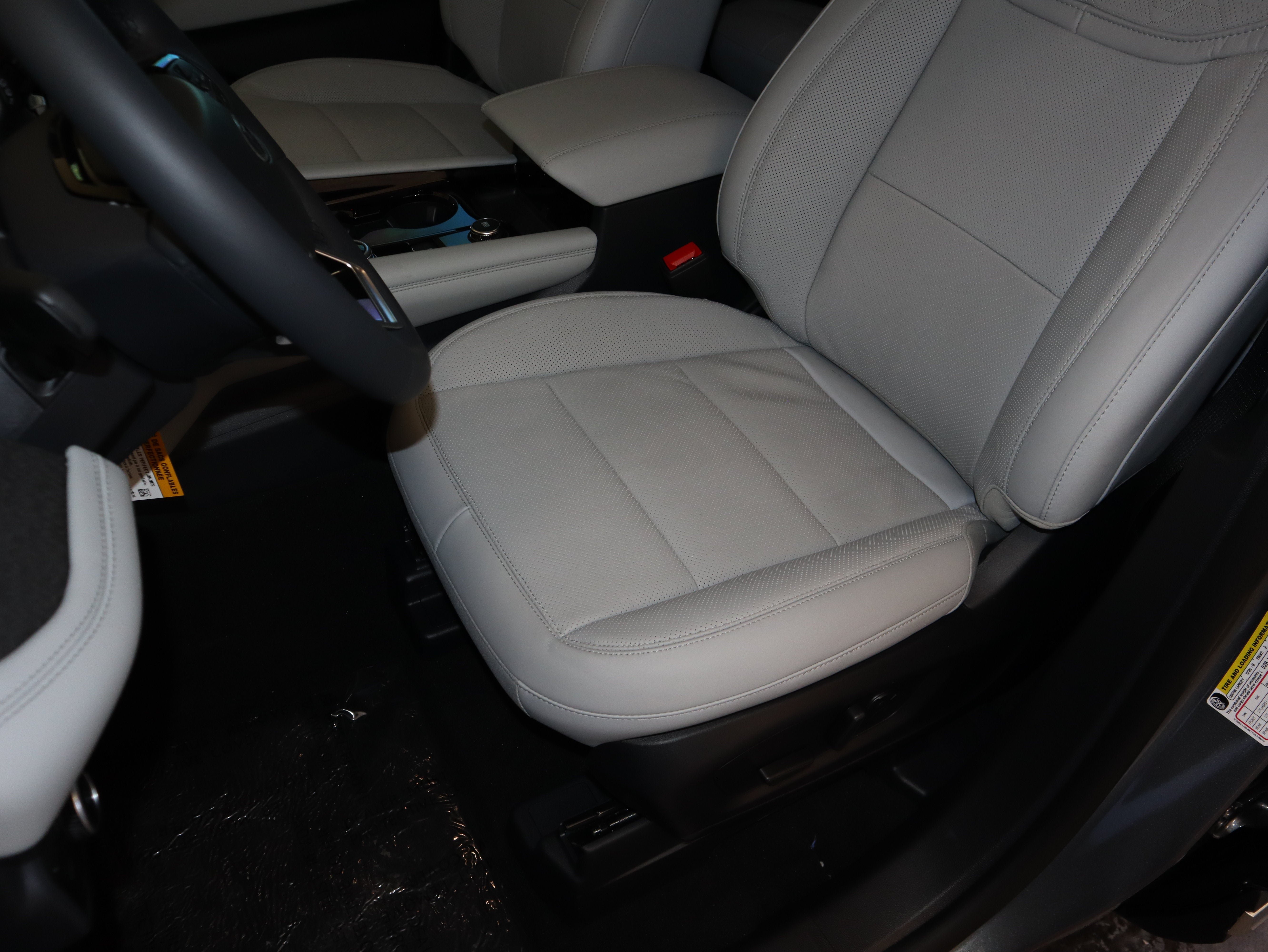 New 2026 Ford Explorer Platinum w/ LUX Leather Package AWD/4WD image 33