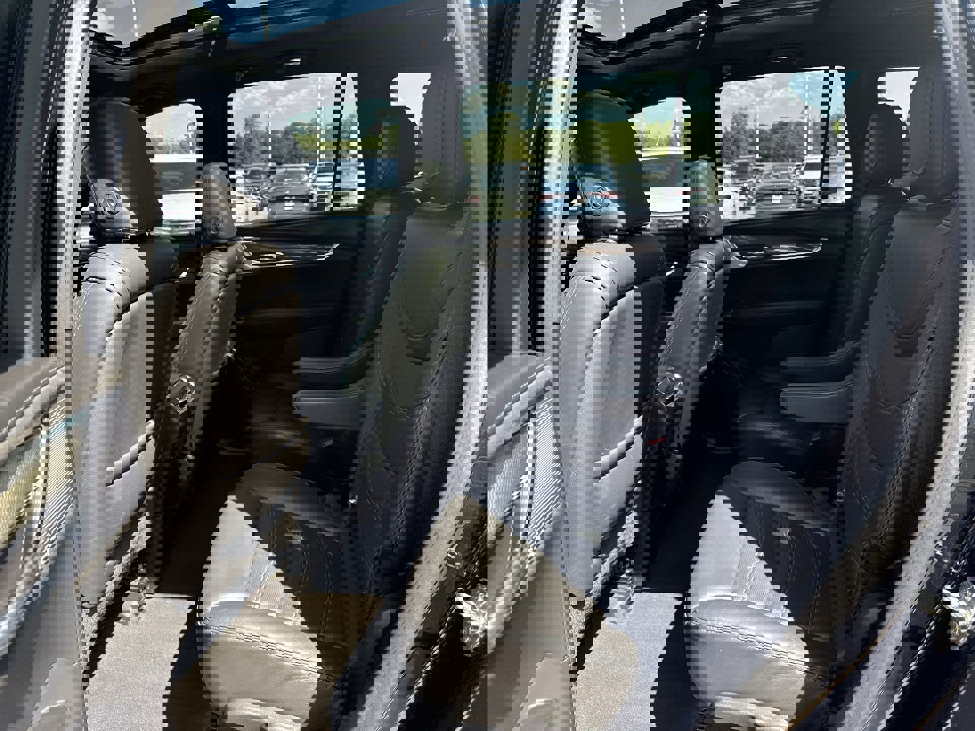 Used 2021 Cadillac XT6 Sport w/ LPO, ONYX Package image 25