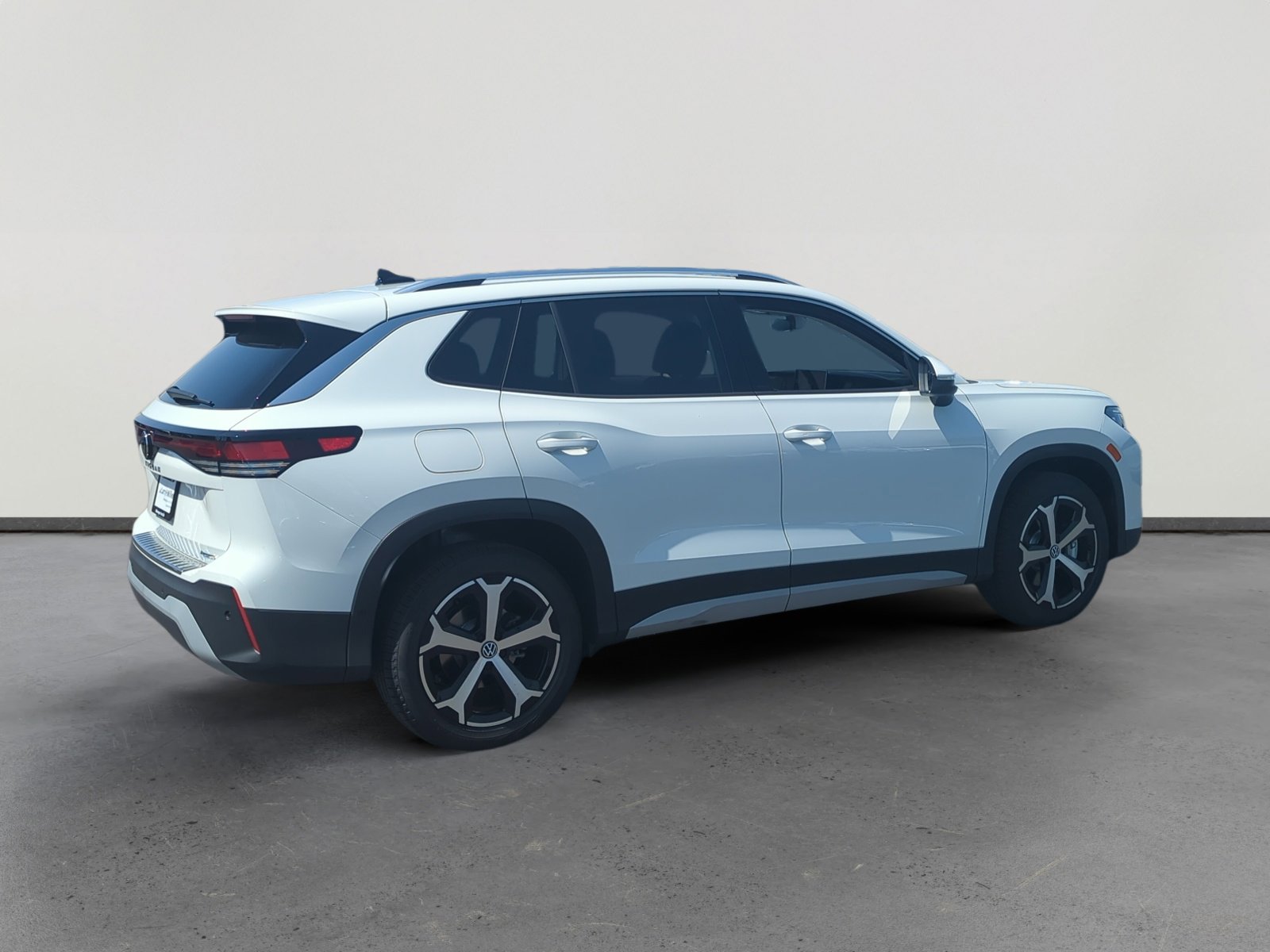 New 2025 Volkswagen Tiguan SE image 5