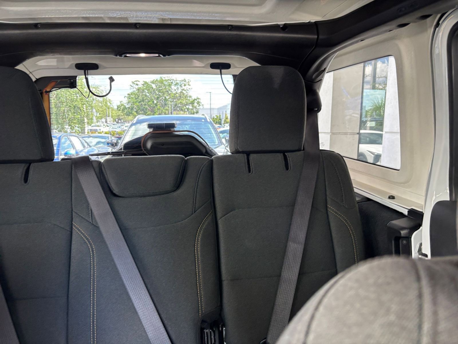 Used 2025 Jeep Wrangler Sahara AWD/4WD image 37