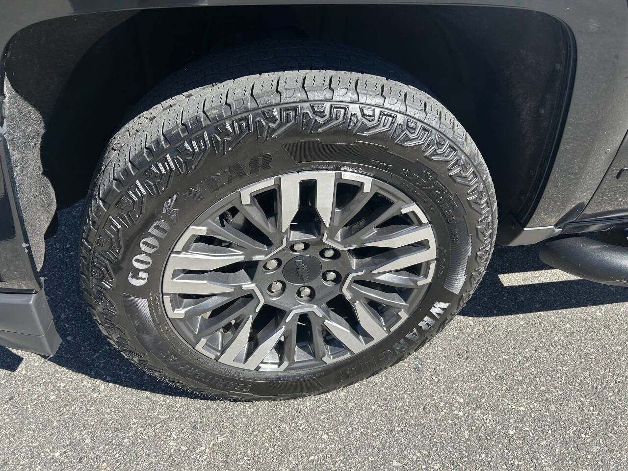 Used 2017 Chevrolet Silverado 1500 LTZ Z71 w/ LTZ Plus Package image 17