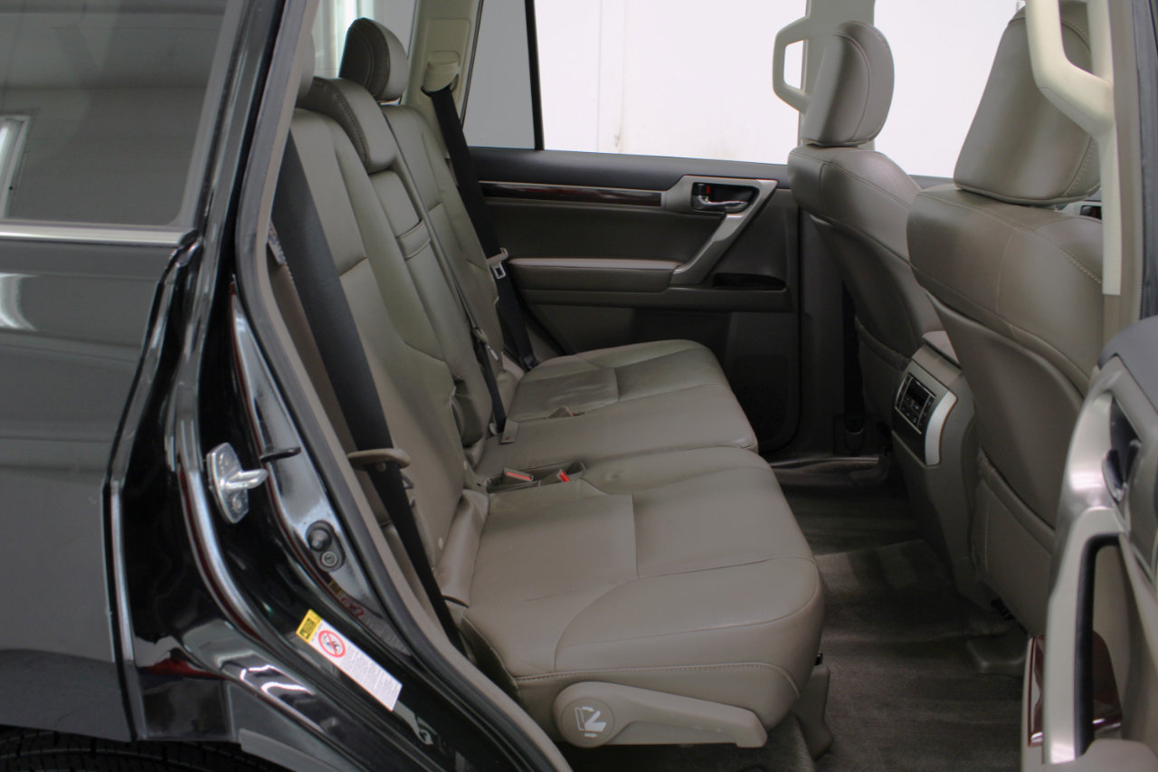 Used 2016 Lexus GX 460 w/ Premium Package image 44