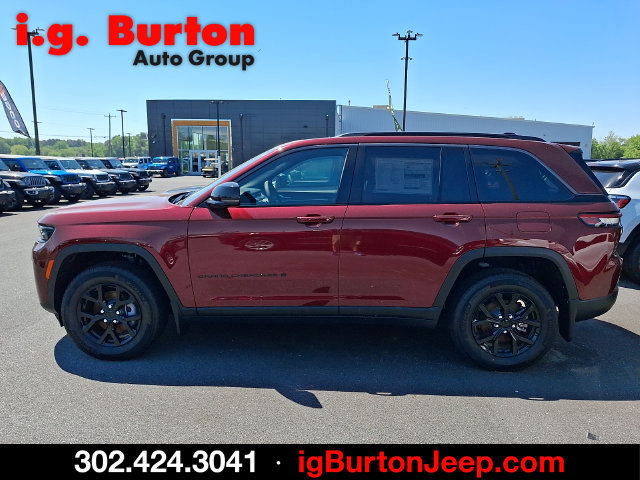 New 2026 Jeep Grand Cherokee Altitude AWD/4WD image 6