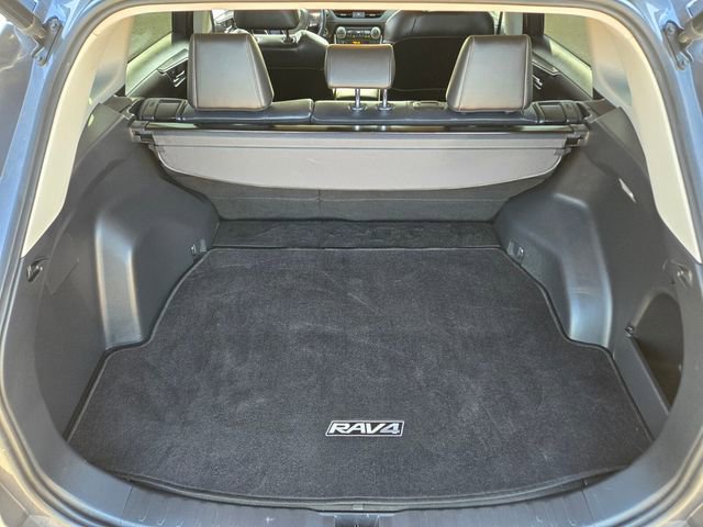 Used 2019 Toyota RAV4 XLE Premium w/ Carpet Mat Package image 13