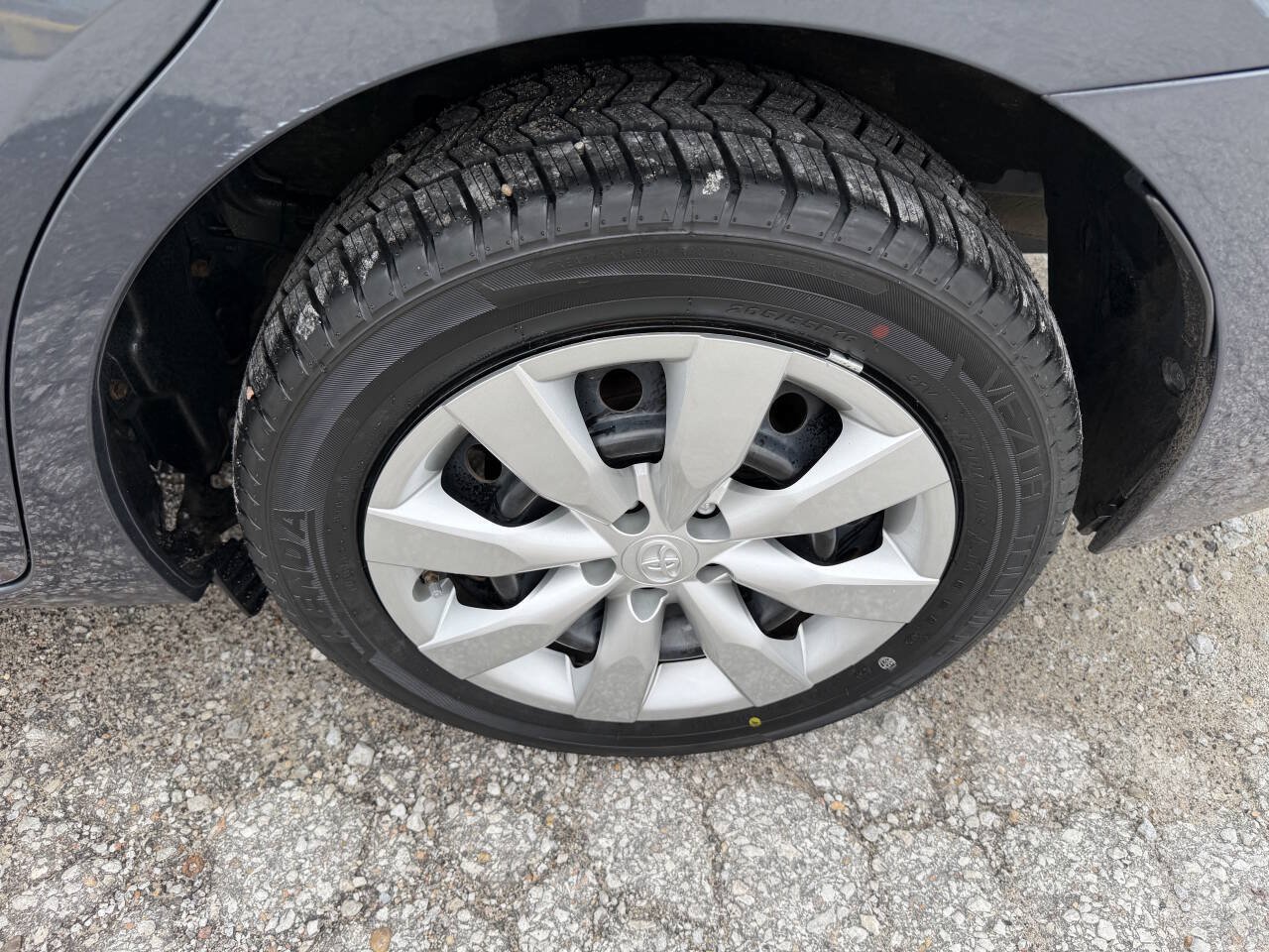 Used 2014 Toyota Corolla LE FWD image 10
