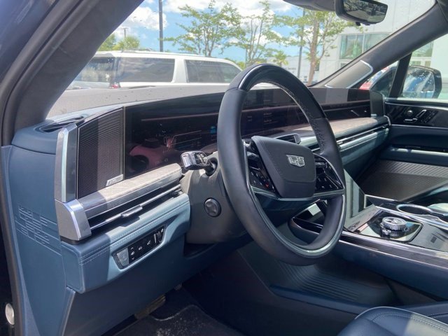 Certified 2026 Cadillac Escalade IQ Sport 2 w/ LPO, ONYX Package AWD/4WD image 9