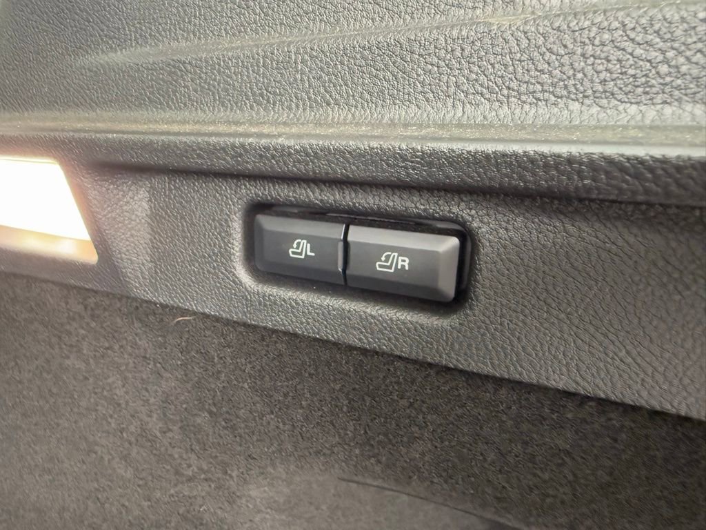 Used 2024 Lincoln Corsair AWD w/ Equipment Group 101A image 34