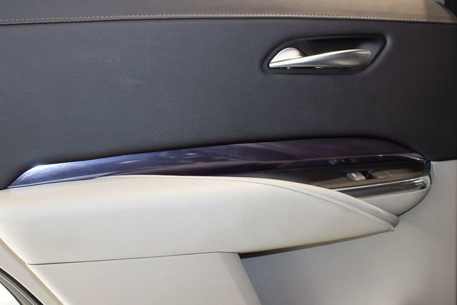 Used 2023 Cadillac XT4 Luxury w/ Cold Weather Package image 18