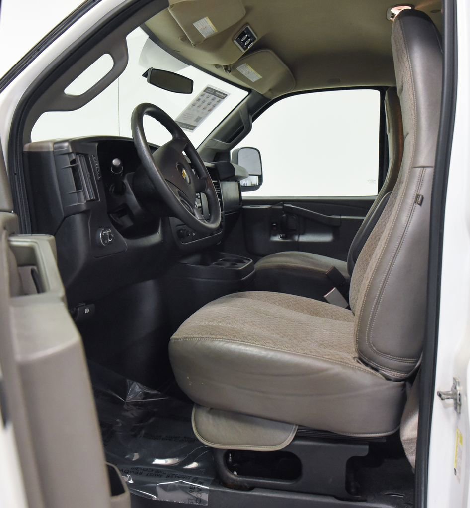 Used 2017 Chevrolet Express 3500 LT w/ LT Preferred Equipment Group image 2