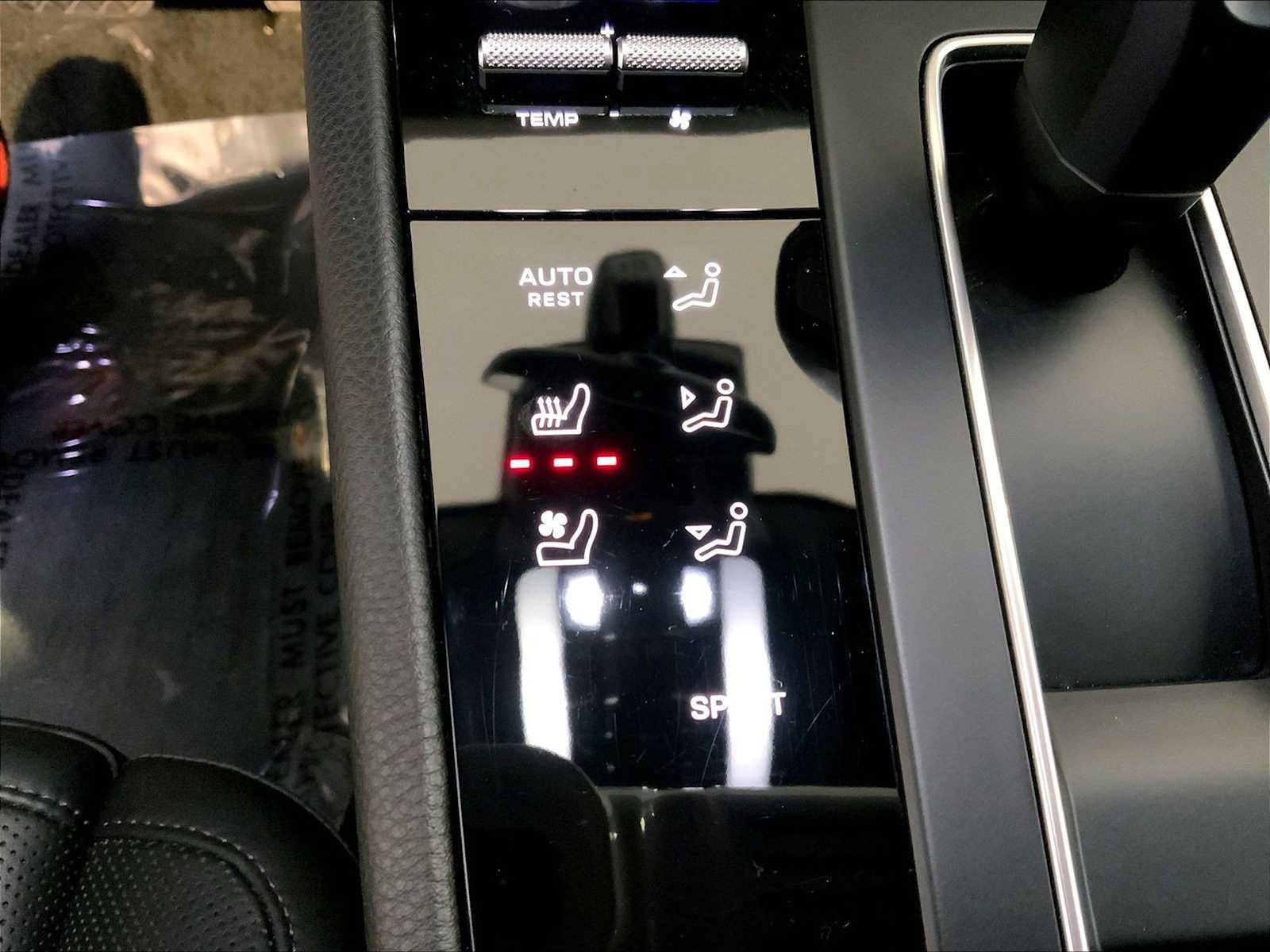 Certified 2024 Porsche Macan image 37