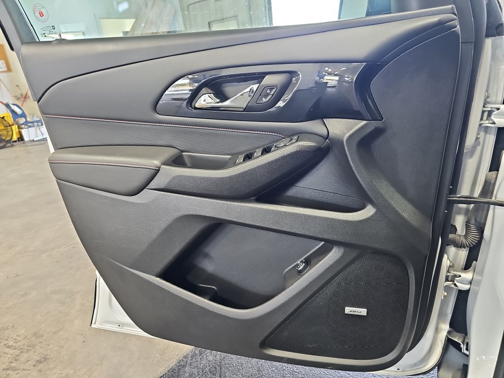 Used 2023 Chevrolet Traverse RS AWD/4WD image 27