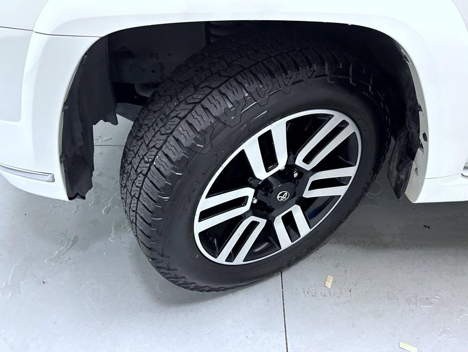 Used 2023 Toyota 4Runner Limited AWD/4WD image 23