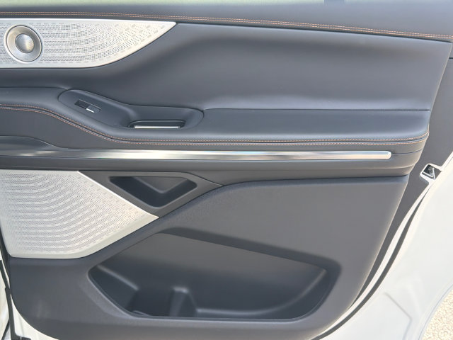 New 2027 Lincoln Navigator L Black Label AWD/4WD image 18