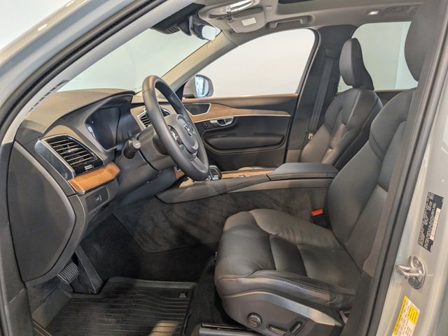 Used 2024 Volvo XC90 B6 Plus w/ Protection Package Premier image 13