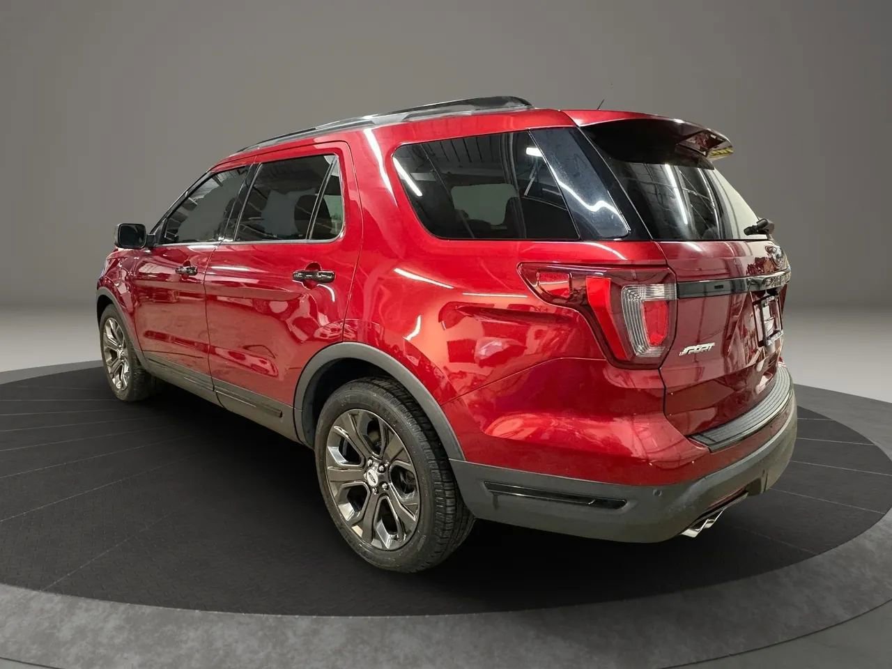 Used 2018 Ford Explorer Sport w/ Equipment Group 401A image 8