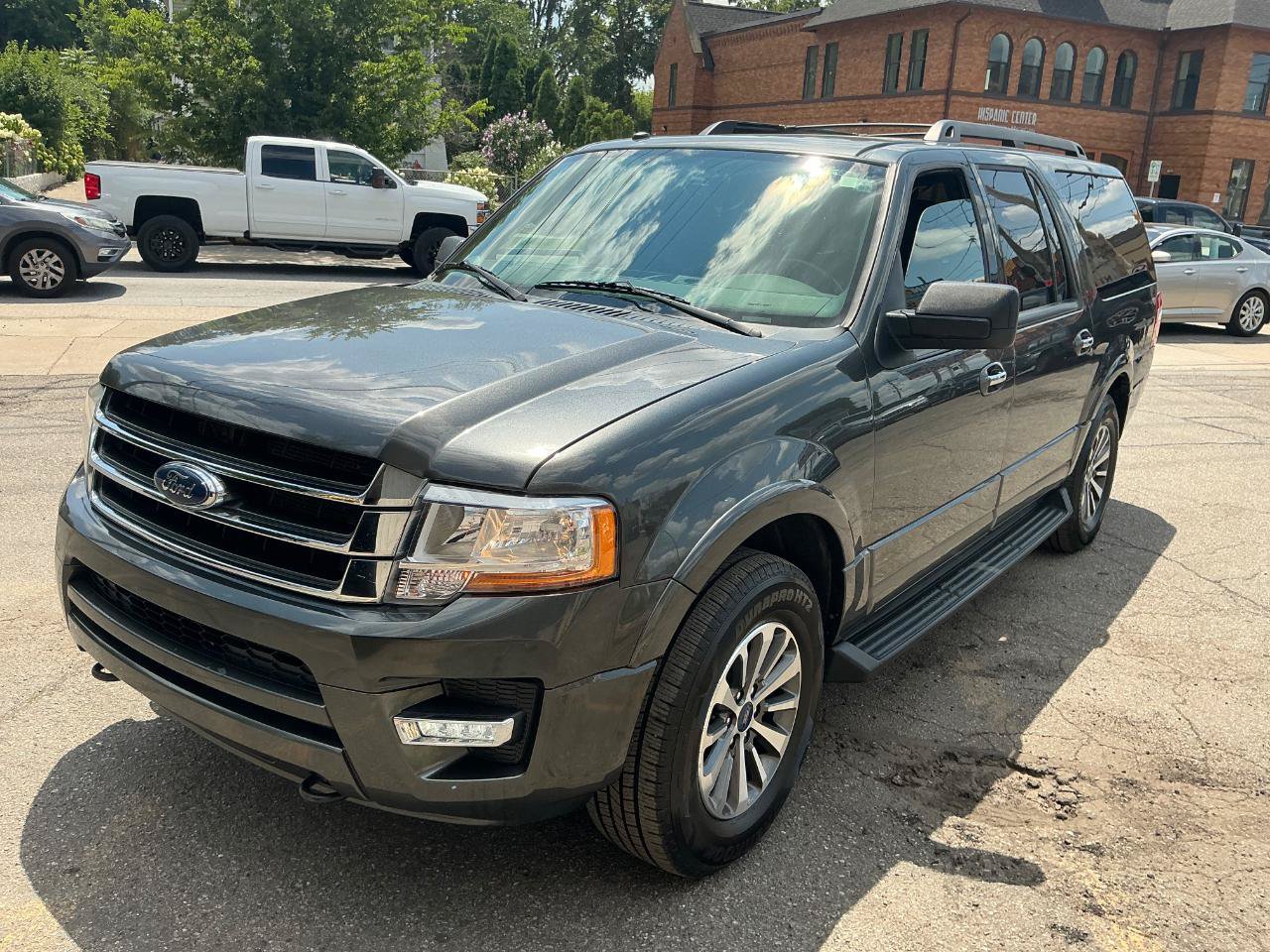 Used 2017 Ford Expedition EL XLT AWD/4WD image 8