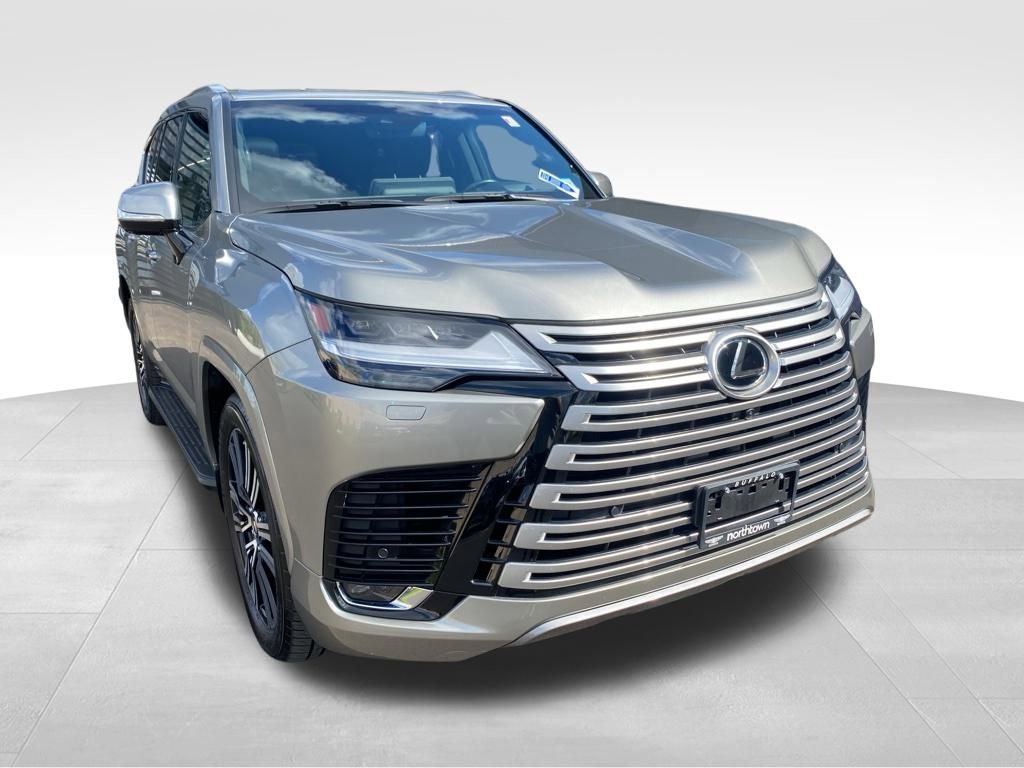 Used 2022 Lexus LX 600 4WD w/ Luxury Package