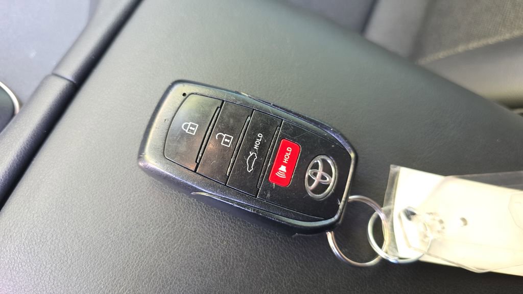 Used 2023 Toyota Crown XLE image 28