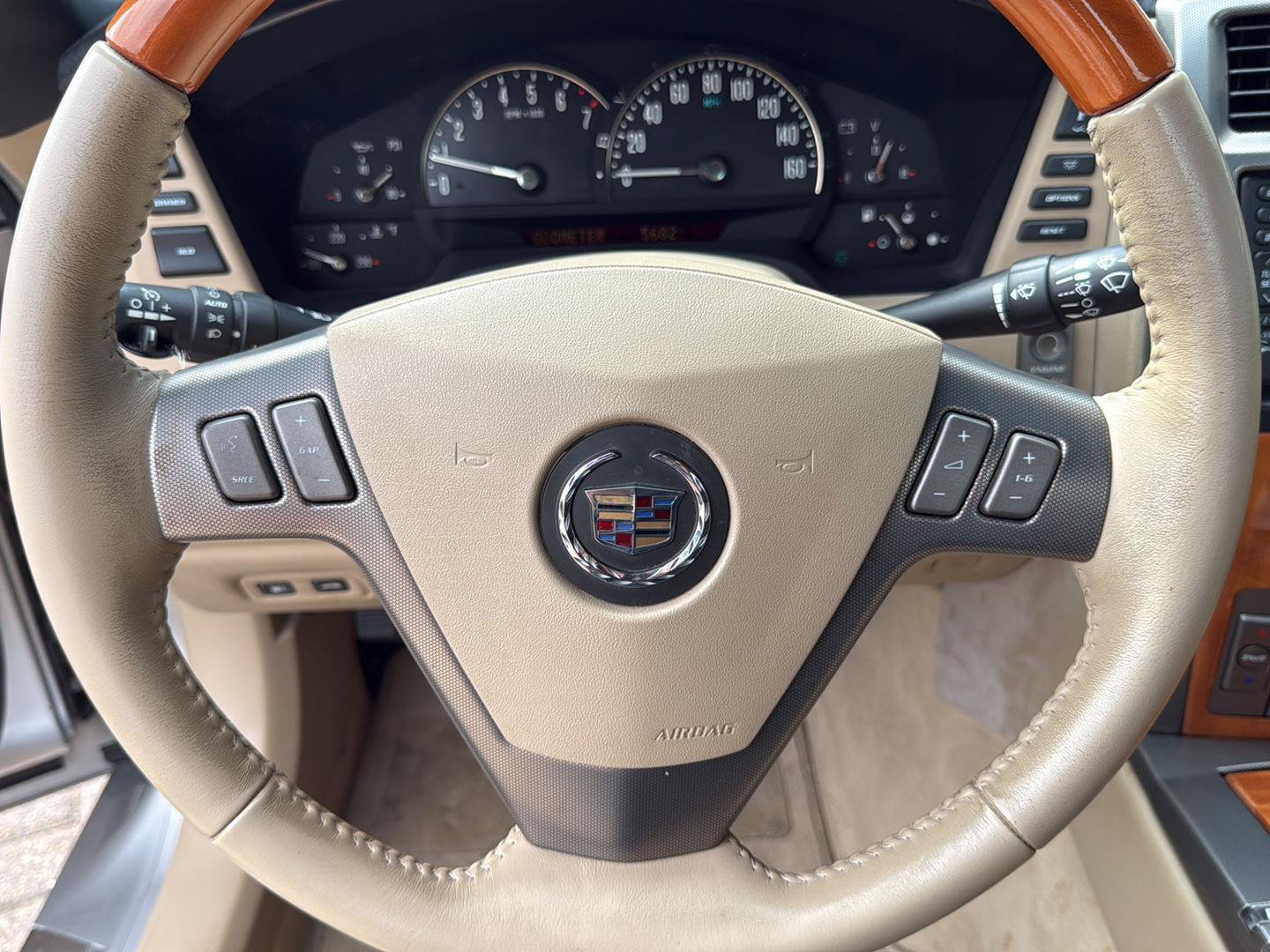 Used 2007 Cadillac XLR RWD image 15