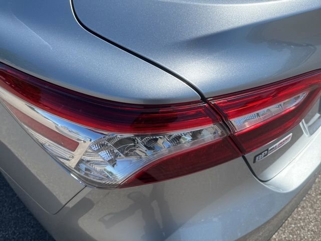 Used 2018 Toyota Camry XLE image 10