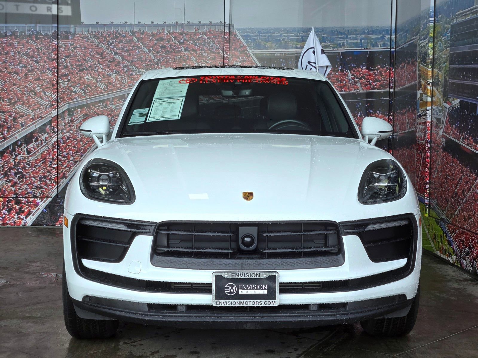 Used 2024 Porsche Macan image 3