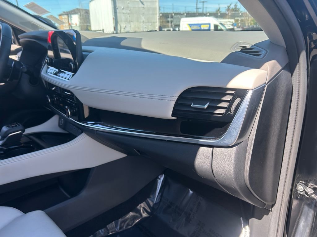 Used 2023 Nissan Rogue SL w/ SL Premium Package image 26