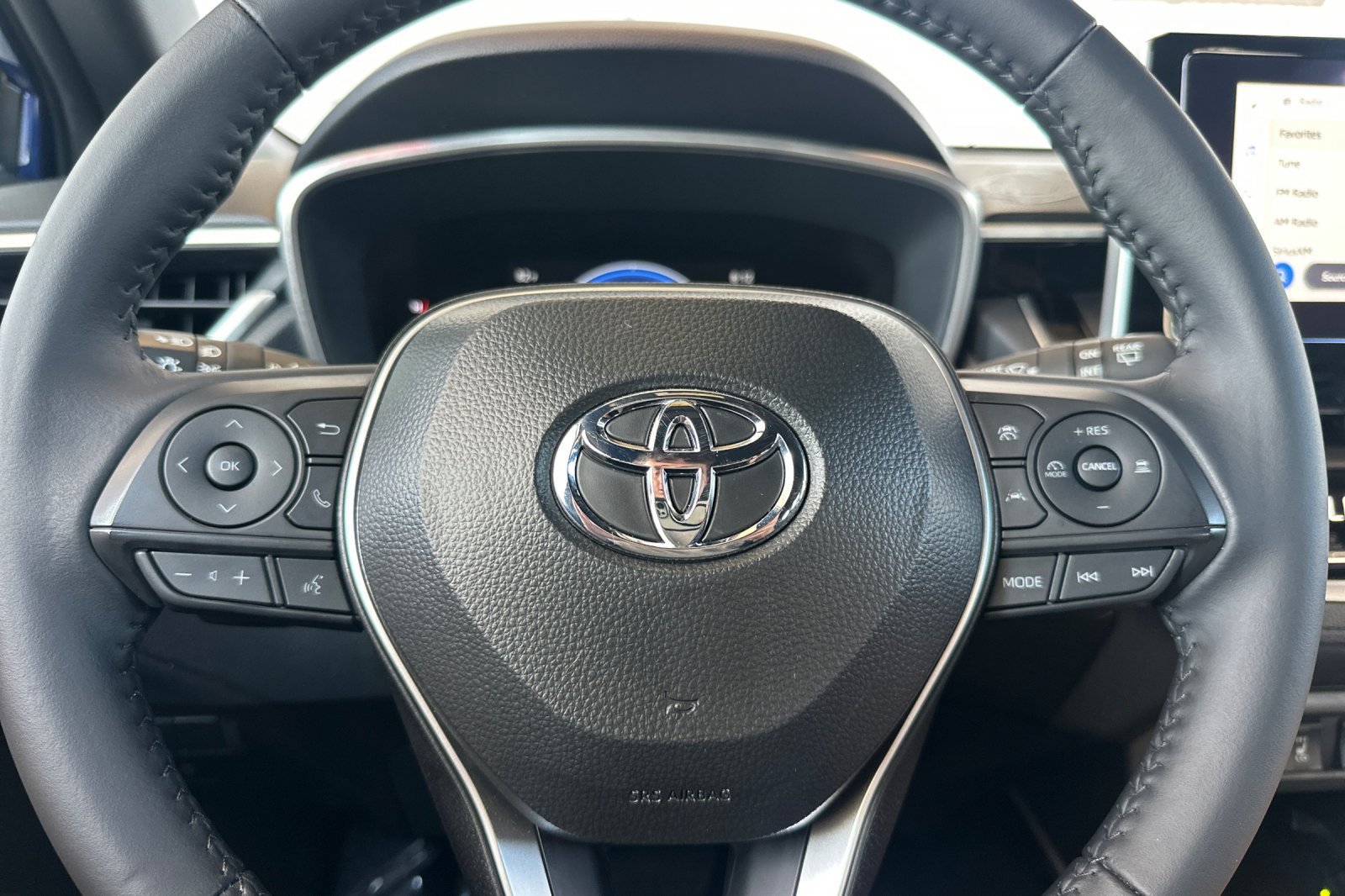 Certified 2024 Toyota Corolla Cross AWD Hybrid w/ Convenience Package image 27