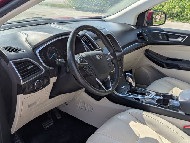 Used 2017 Ford Edge Titanium w/ Technology Package image 12