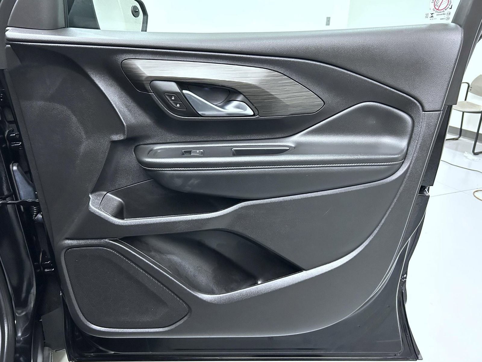 Used 2024 GMC Terrain SLT image 16