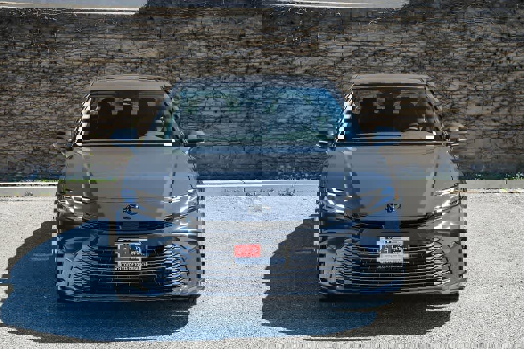 Used 2026 Toyota Camry XLE image 2