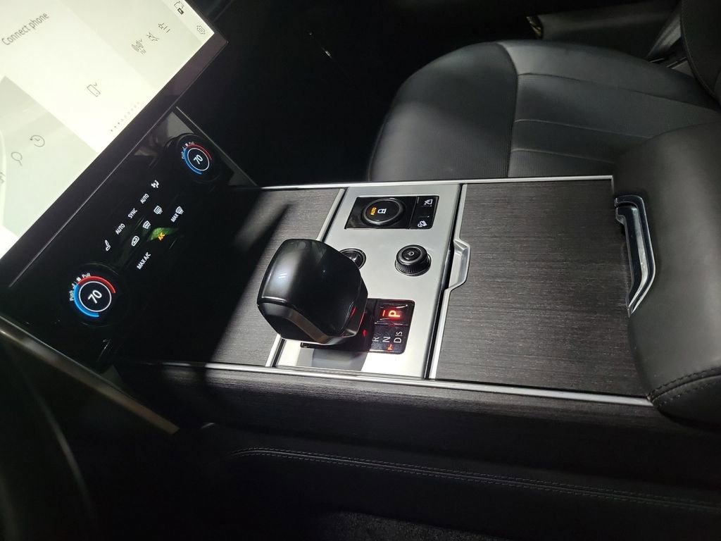 Used 2023 Land Rover Range Rover SV image 20