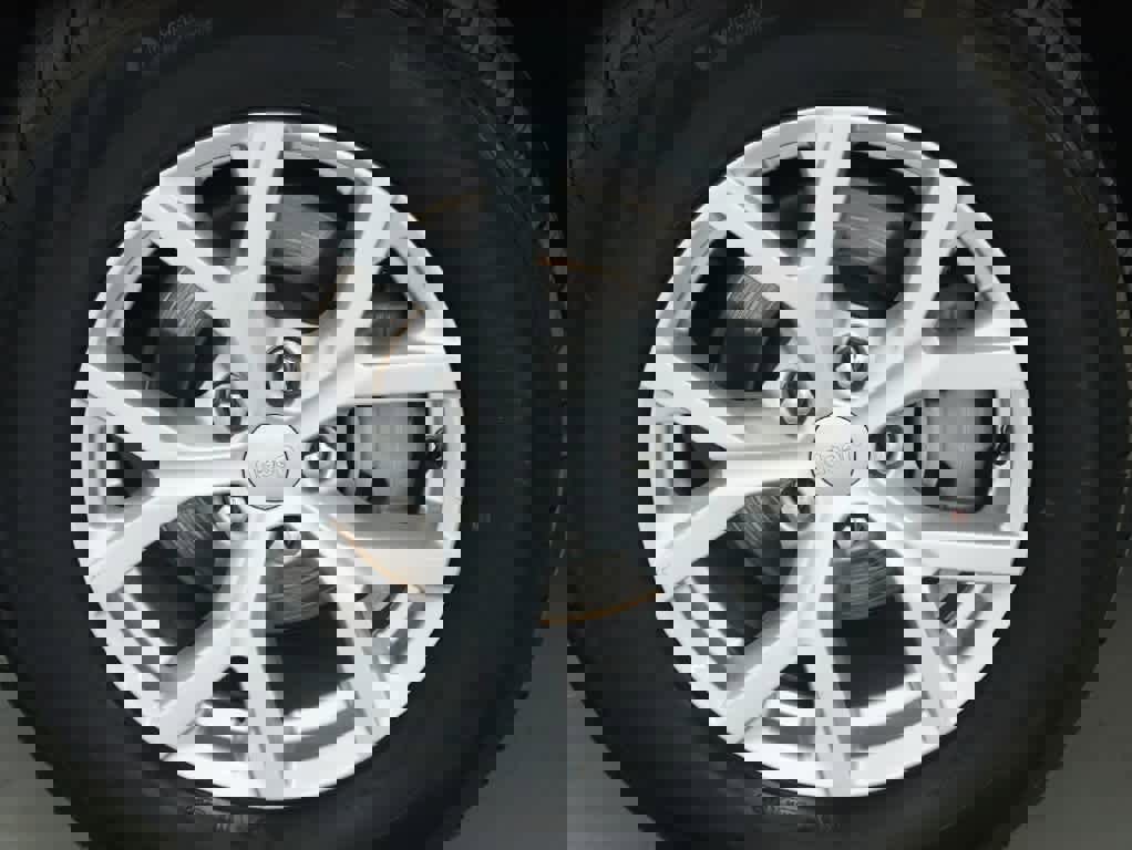 Used 2023 Jeep Grand Cherokee Limited w/ Luxury Tech Group II image 38