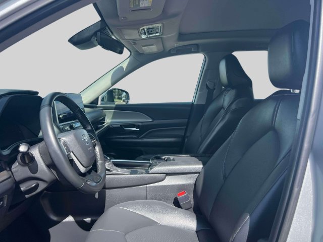 Certified 2025 Toyota Grand Highlander AWD image 20
