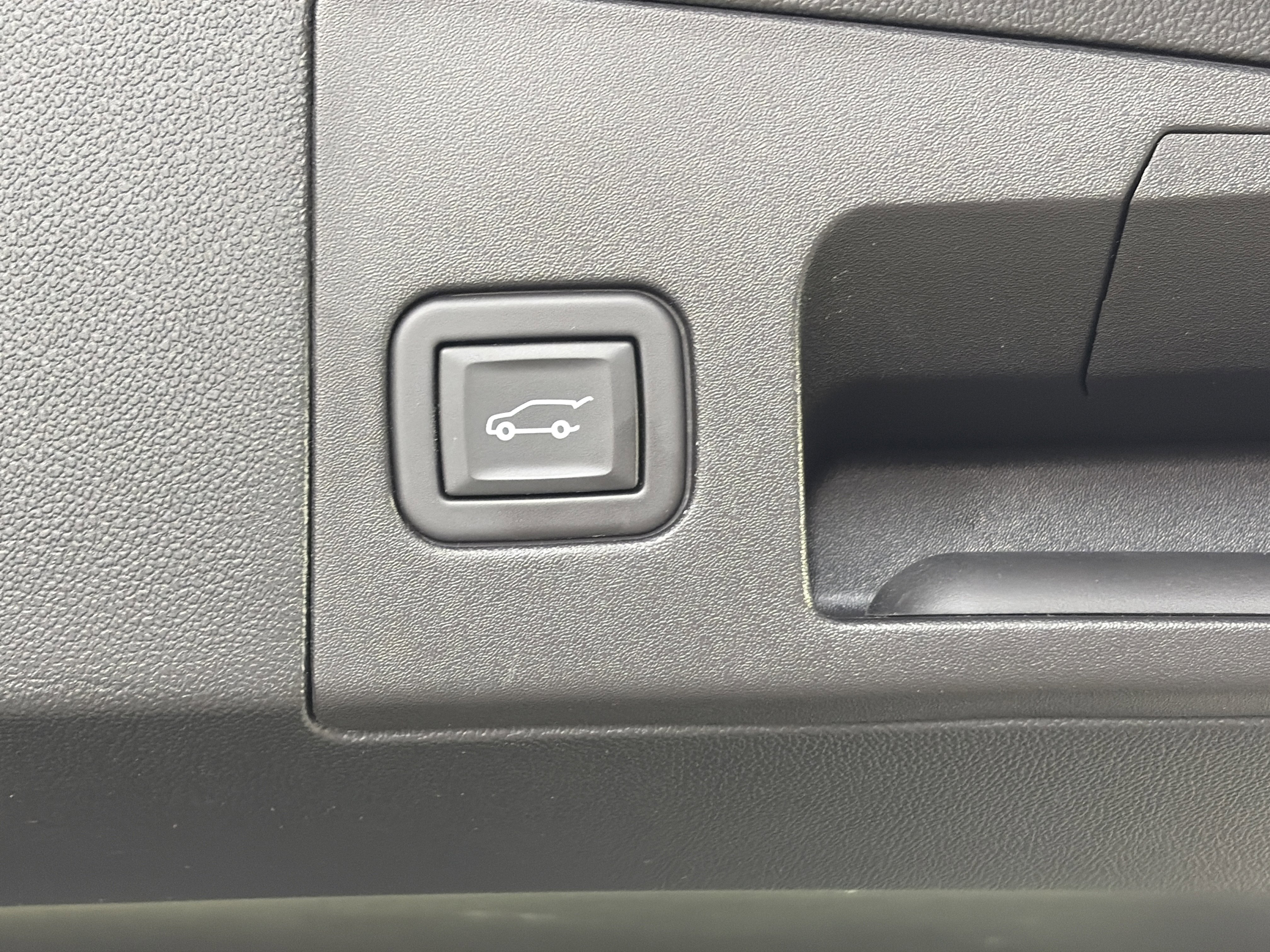 Certified 2024 Cadillac XT5 Sportv w/ Technology Package image 15