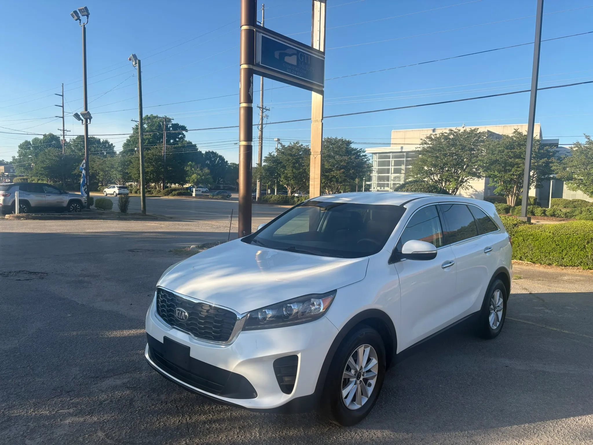 Used 2020 Kia Sorento FWD V6 image 1