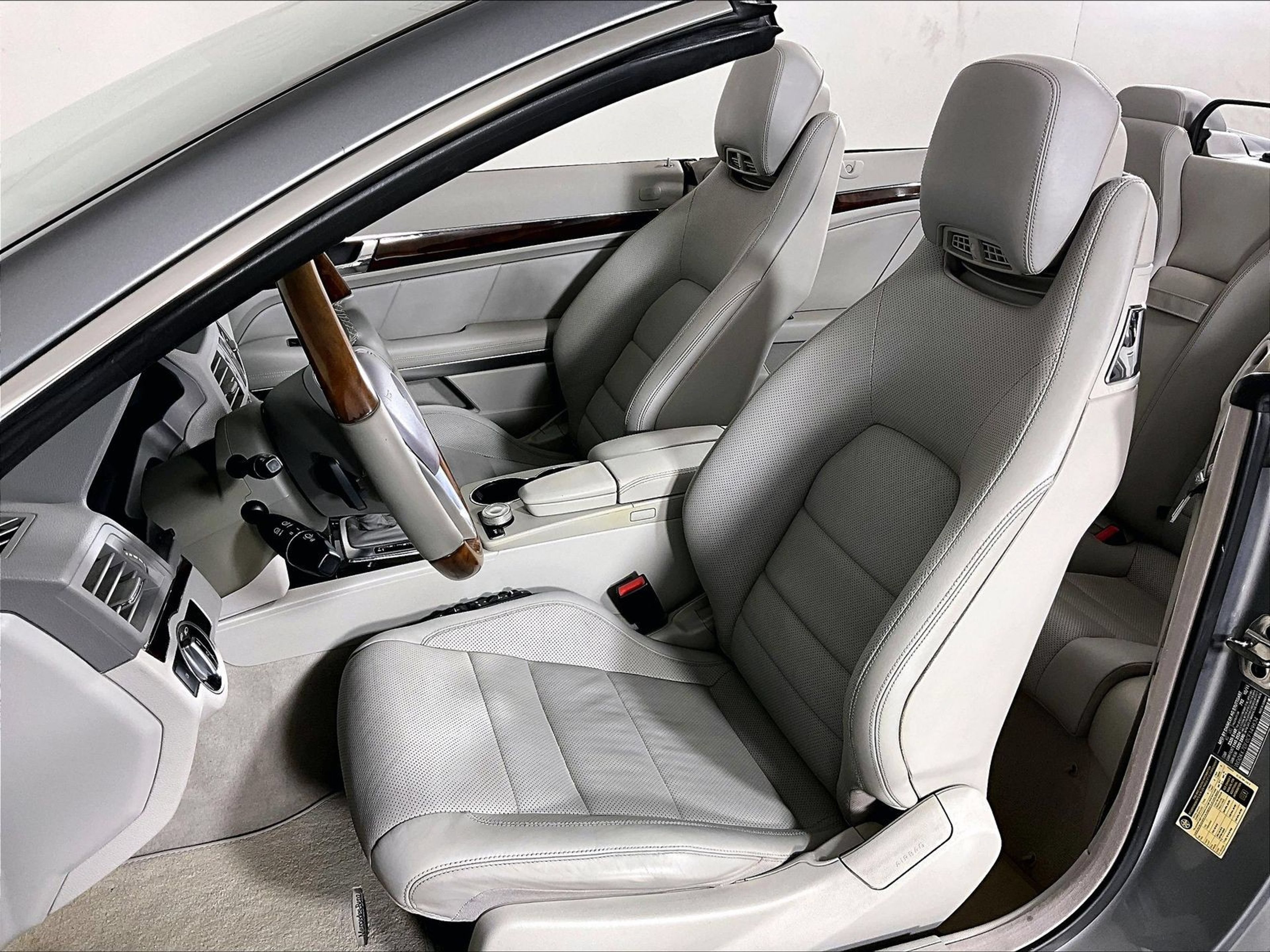 Used 2012 Mercedes-Benz E 550 Cabriolet image 5