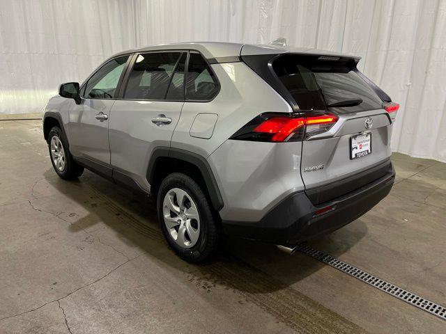 Certified 2022 Toyota RAV4 LE FWD image 6