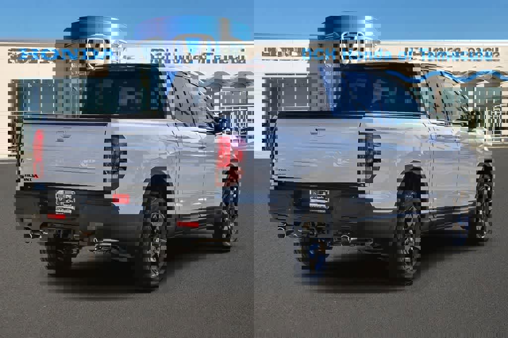 New 2026 Honda Ridgeline Black Edition image 4