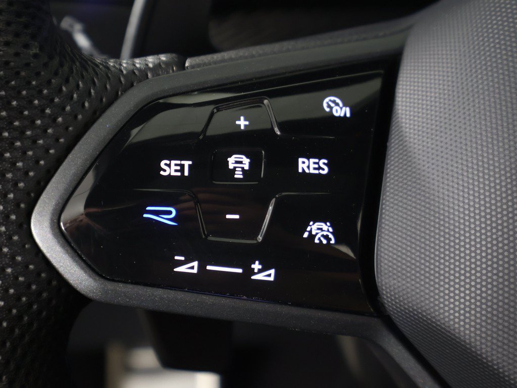 Used 2024 Volkswagen Golf R AWD/4WD image 49