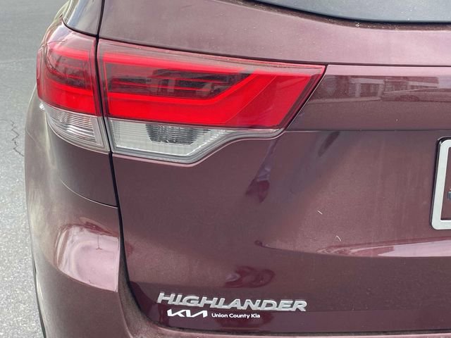 Used 2017 Toyota Highlander Plus image 9