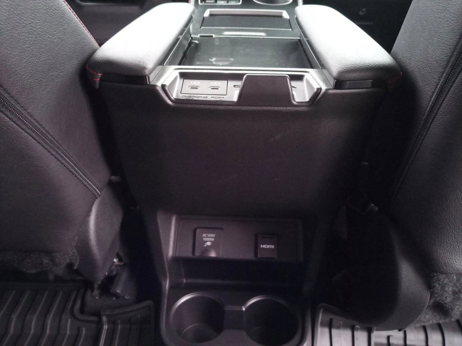 Used 2025 Toyota Sienna XSE w/ XSE Premium Package FWD image 18