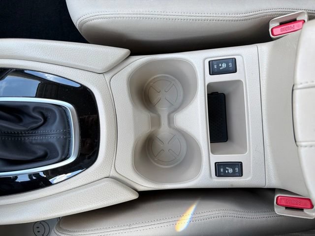 Used 2017 Nissan Rogue SV AWD/4WD image 24