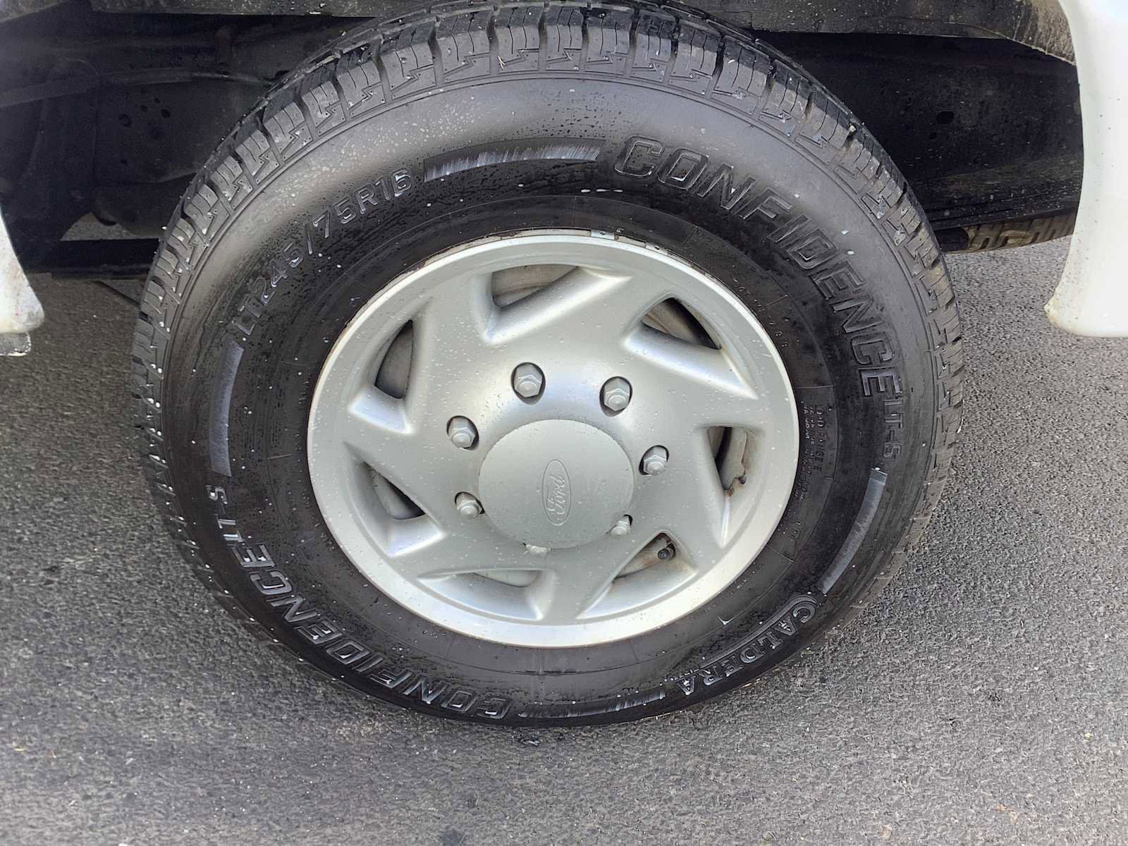 Used 2014 Ford E-250 and Econoline 250 image 8