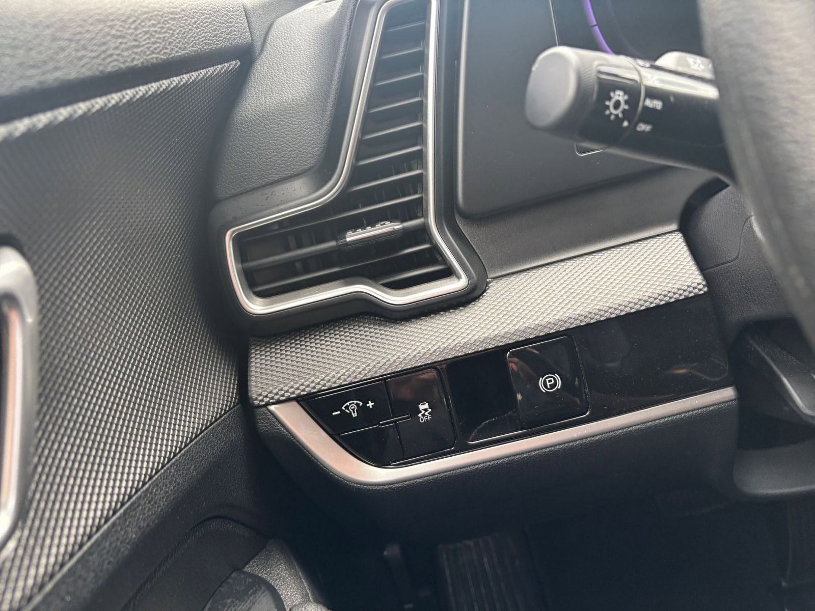 Used 2025 Kia Sportage LX image 33