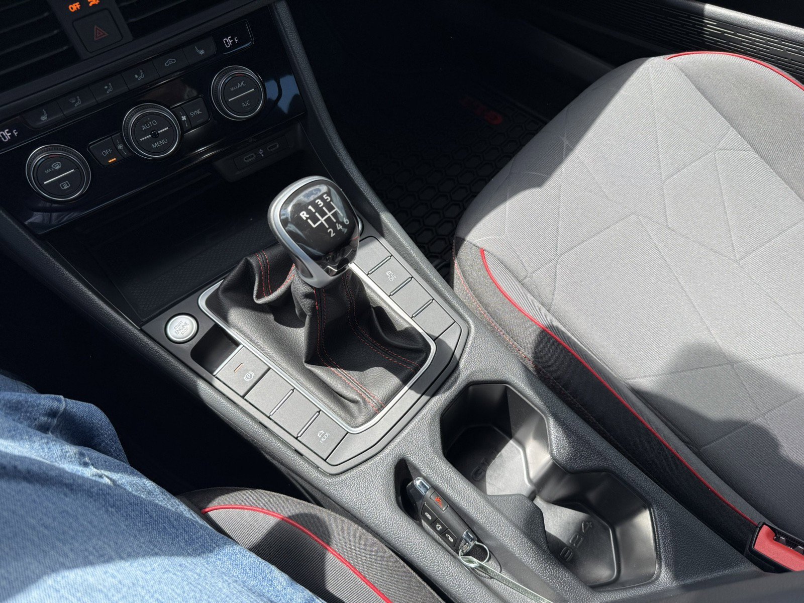 Used 2024 Volkswagen Jetta GLI 40th Anniversary Edition FWD image 19